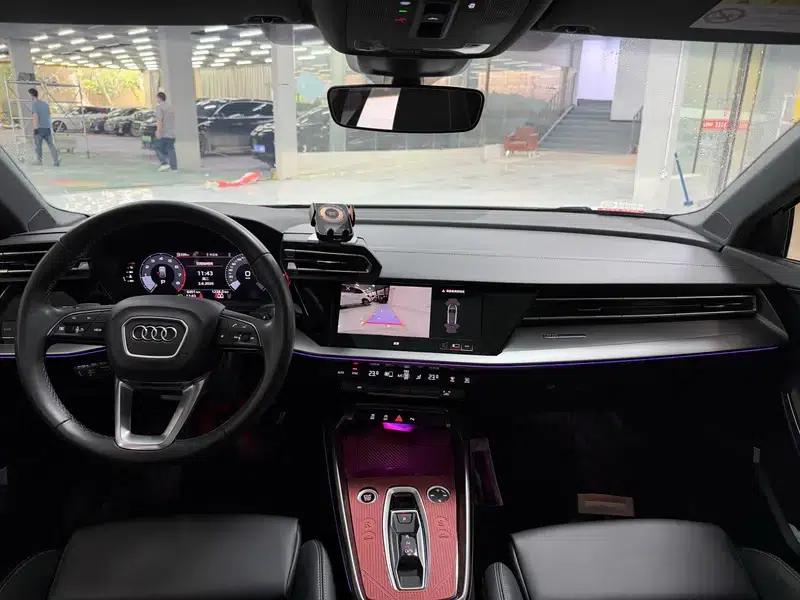 Audi A3 2025 Sportback 35 TFSI Flying Spur Luxury Edition + Luxury Package — миниатюра 7