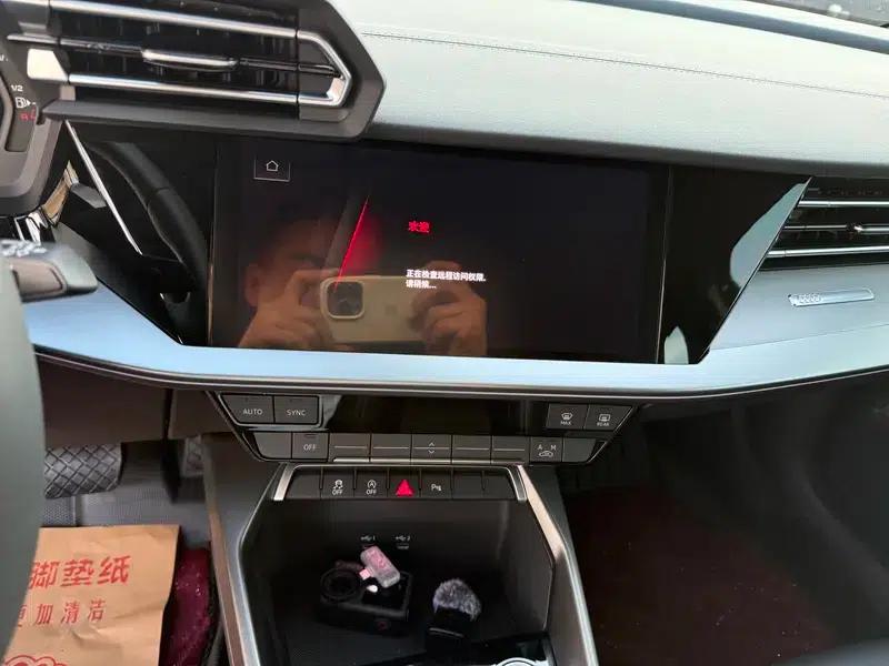 Audi A3 2025 Sportback 35 TFSI Flying Spur Luxury Edition — миниатюра 9