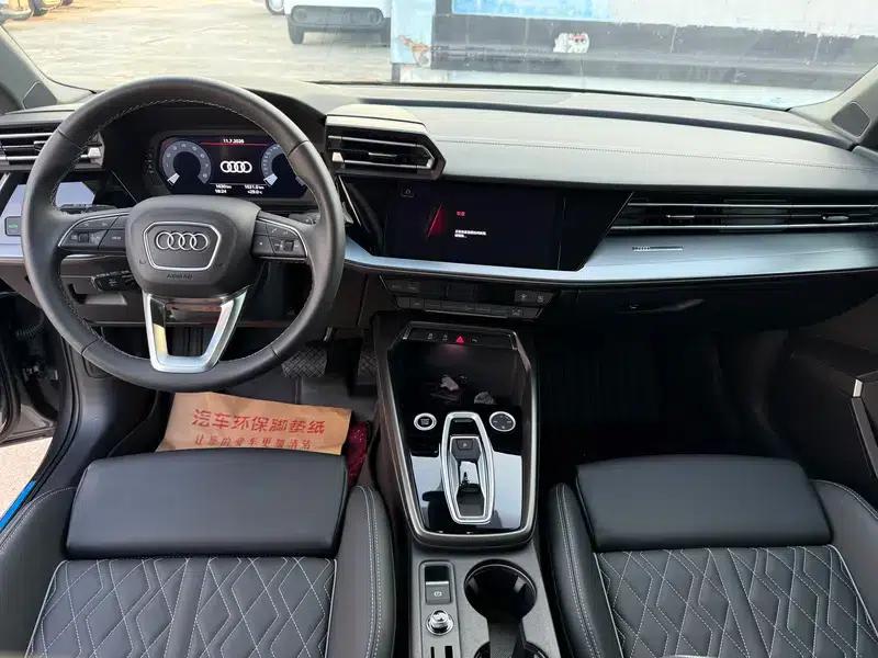 Audi A3 2025 Sportback 35 TFSI Flying Spur Luxury Edition — миниатюра 10