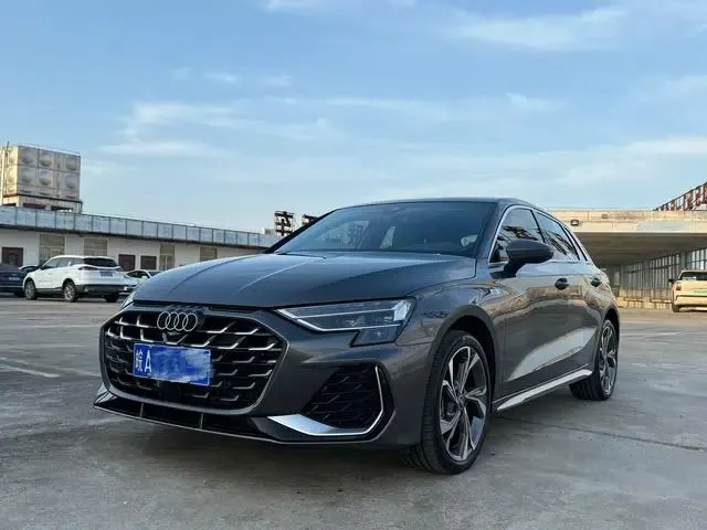 Audi A3 2025 Sportback 35 TFSI Flying Spur Luxury Edition