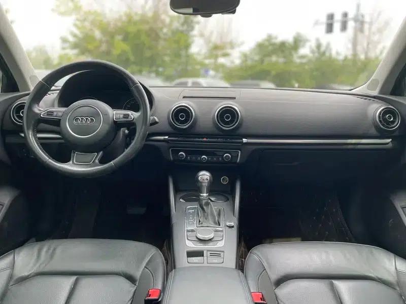 Audi A3 2014 Sportback 35 TFSI Automatic Comfort — миниатюра 10