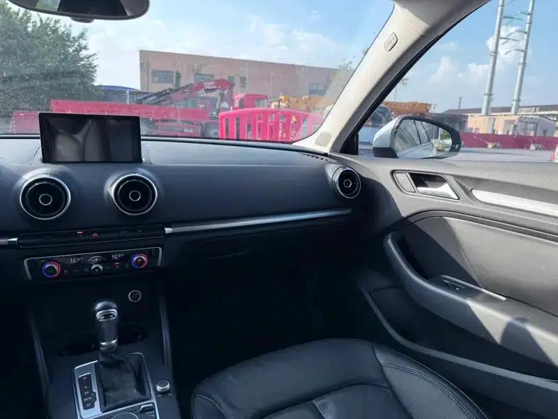 Audi A3 2014 Sportback 35 TFSI Automatic Comfort — миниатюра 9