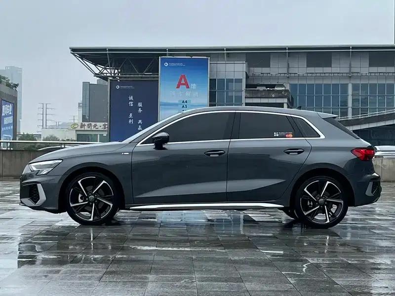 Audi A3 2021 Sportback 35 TFSI Fashion Sport — миниатюра 3