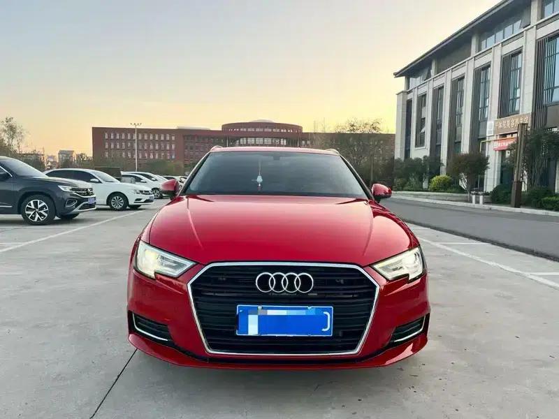 Audi A3 2018 30th Anniversary Edition Sportback 35 TFSI Progressive — миниатюра 2