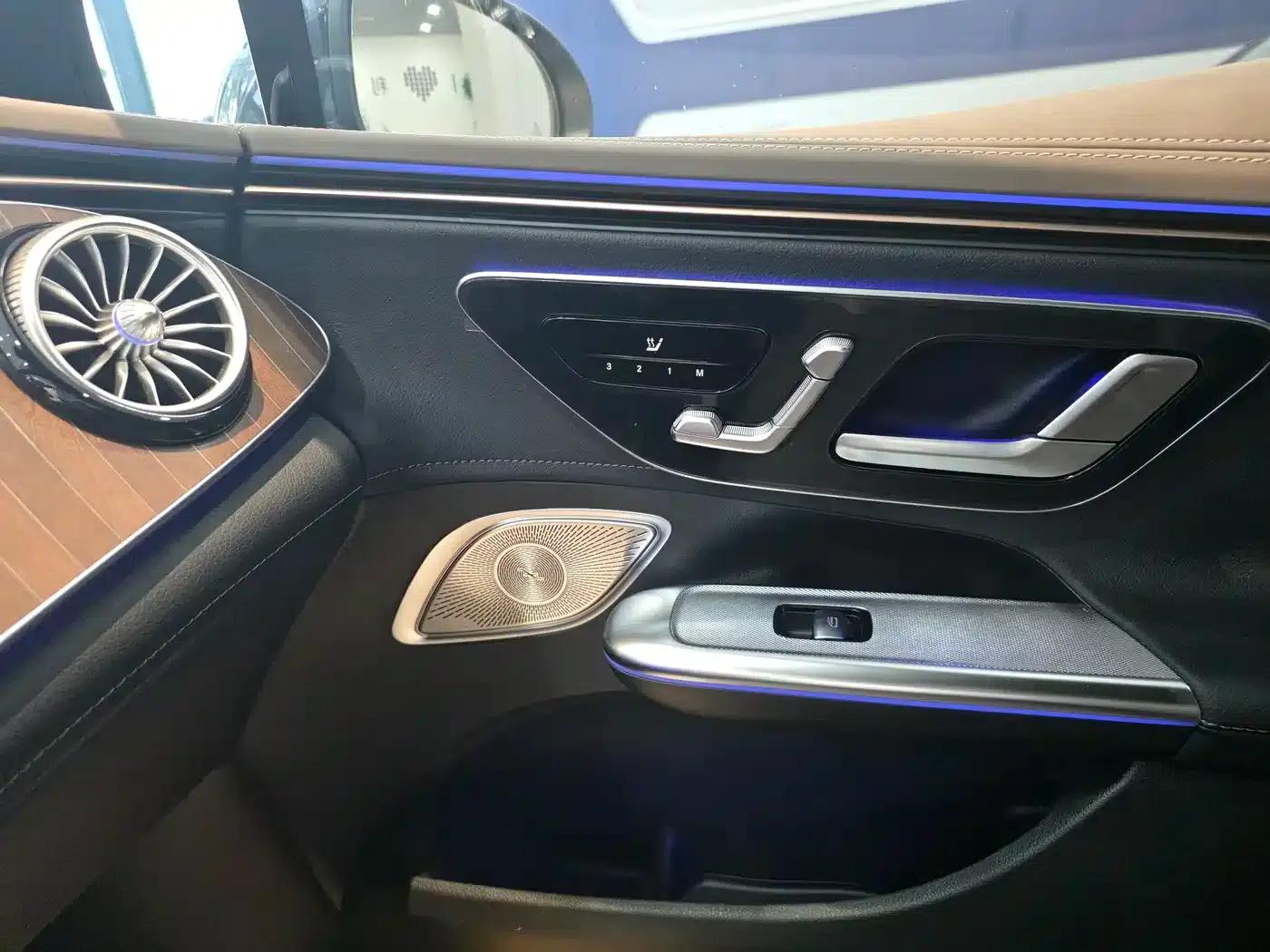 Mercedes-Benz EQE 2025 500 4MATIC Pioneer Edition — миниатюра 8
