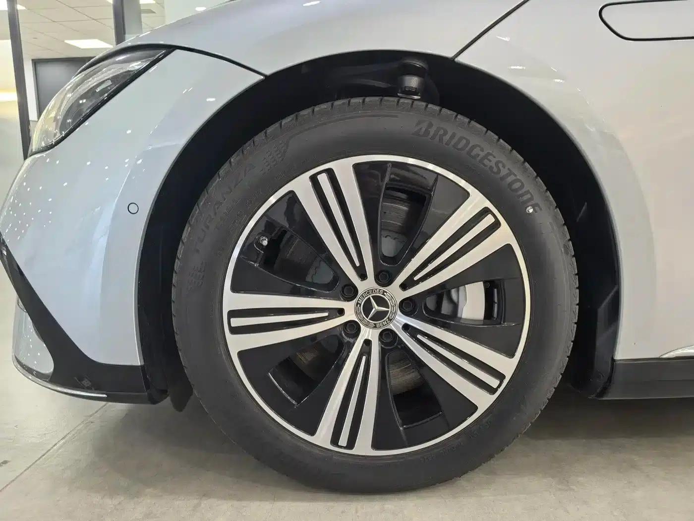 Mercedes-Benz EQE 2025 500 4MATIC Luxury Edition — миниатюра 7