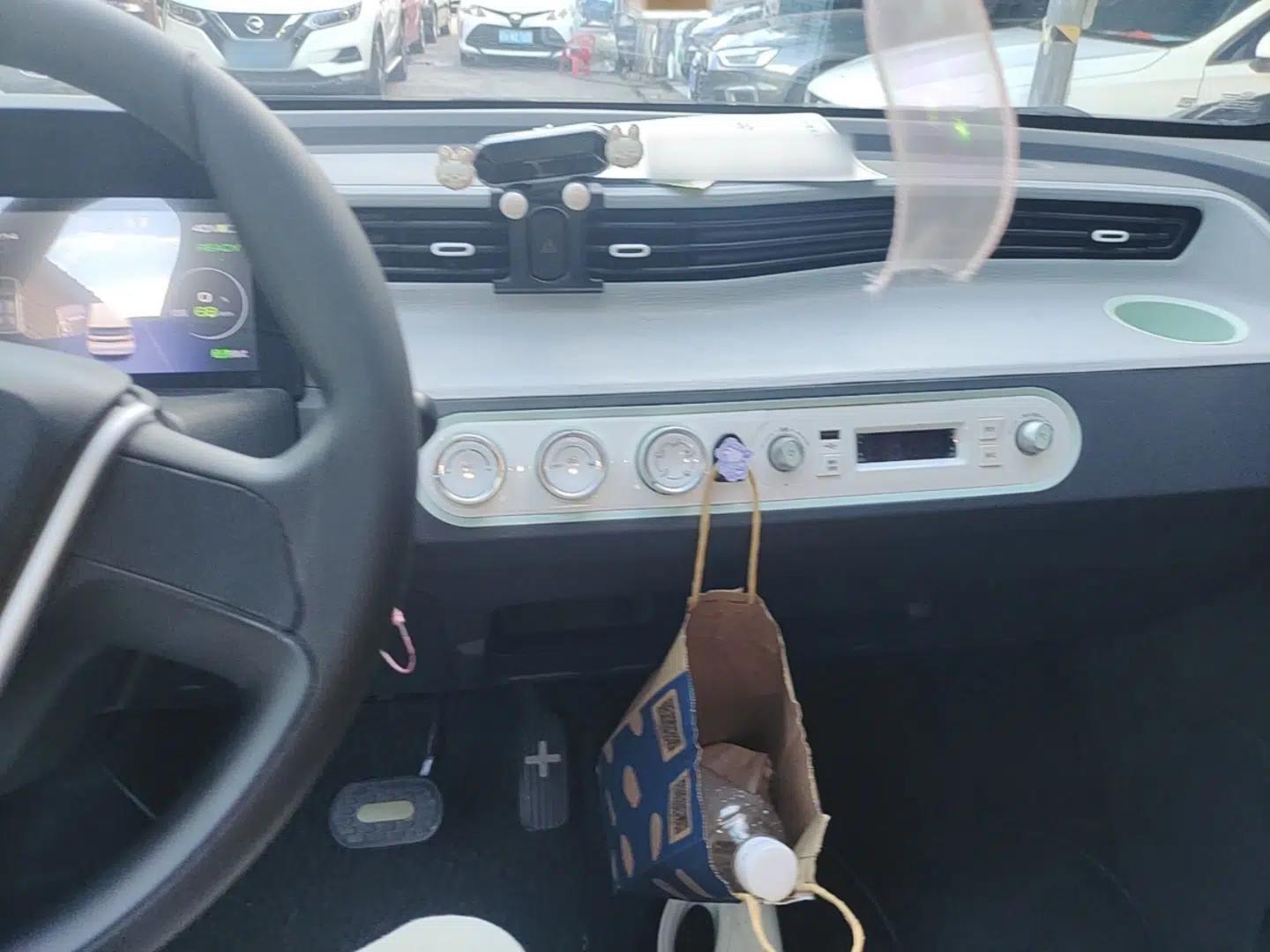 Wuling Hongguang MINIEV 2021 Macaron Premium Model – Lithium Iron Phosphate — миниатюра 17