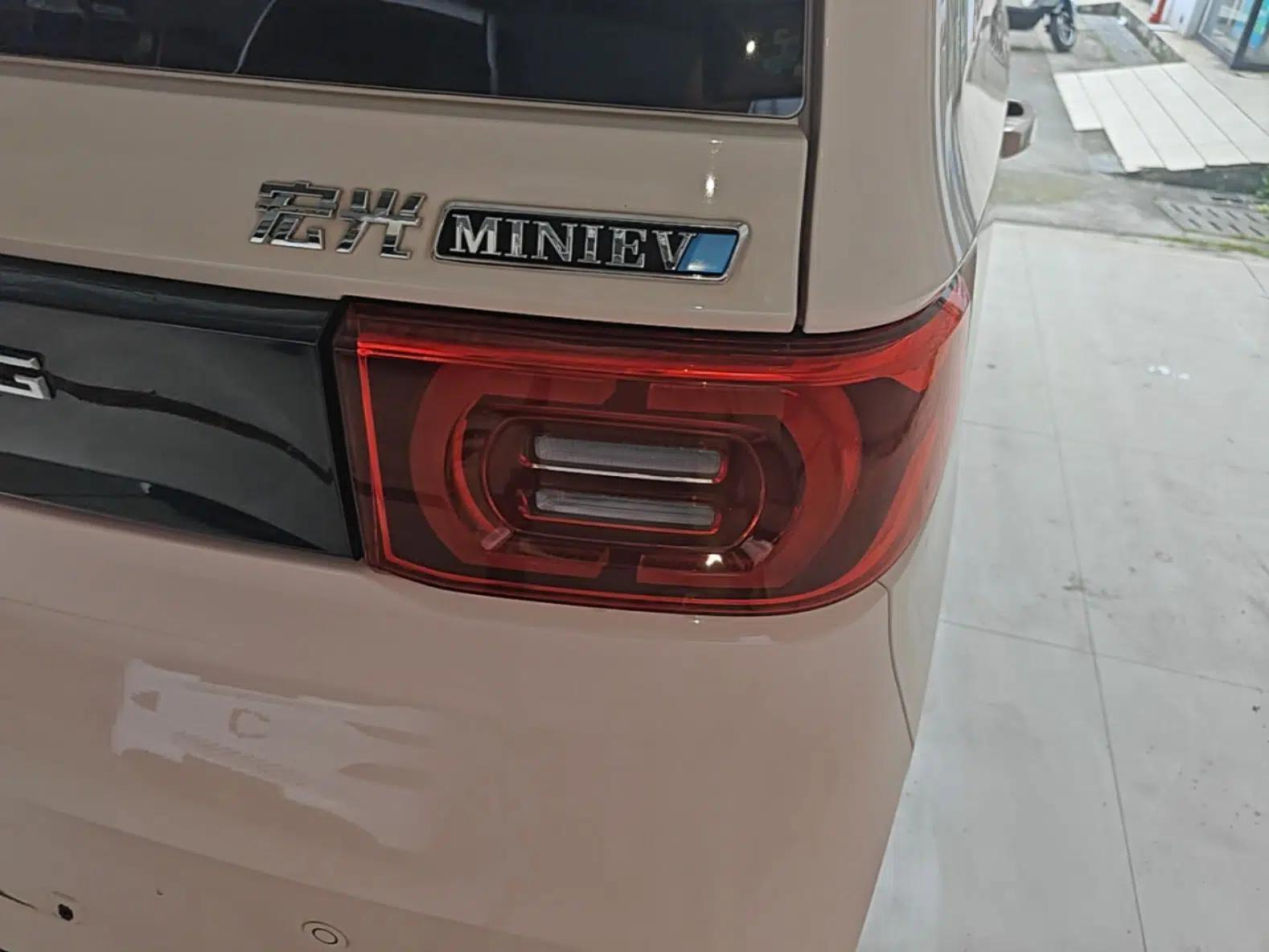 Wuling Hongguang MINIEV 2021 Macaron Premium Model – Lithium-NMC — миниатюра 9