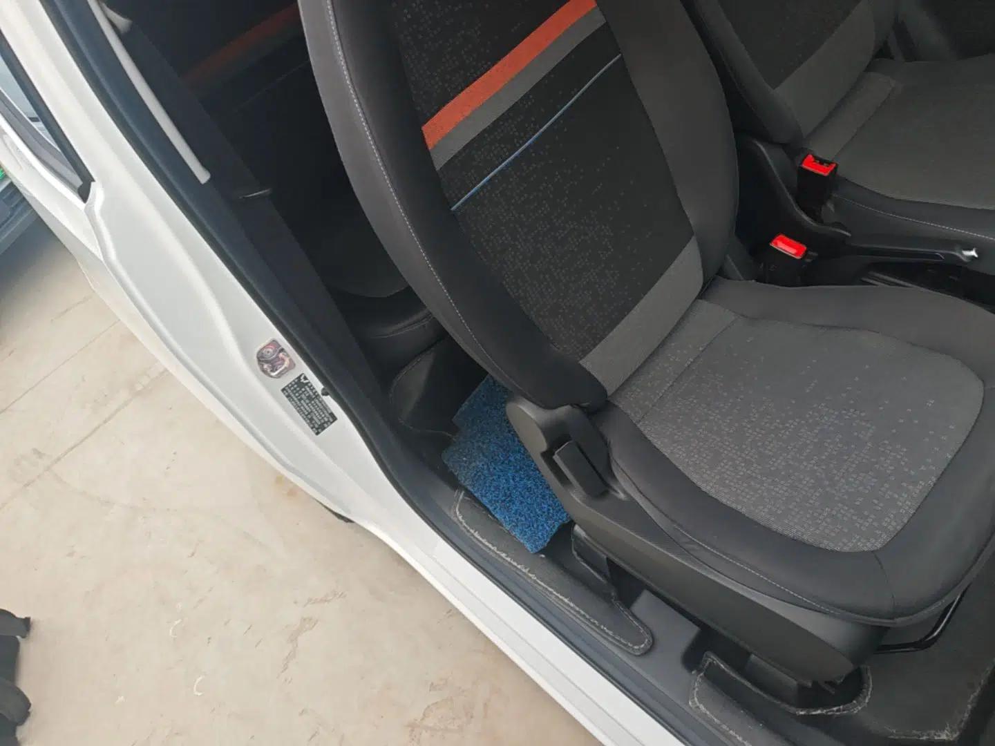 Wuling Hongguang MINIEV 2022 Easy Version Lithium Iron Phosphate — миниатюра 19
