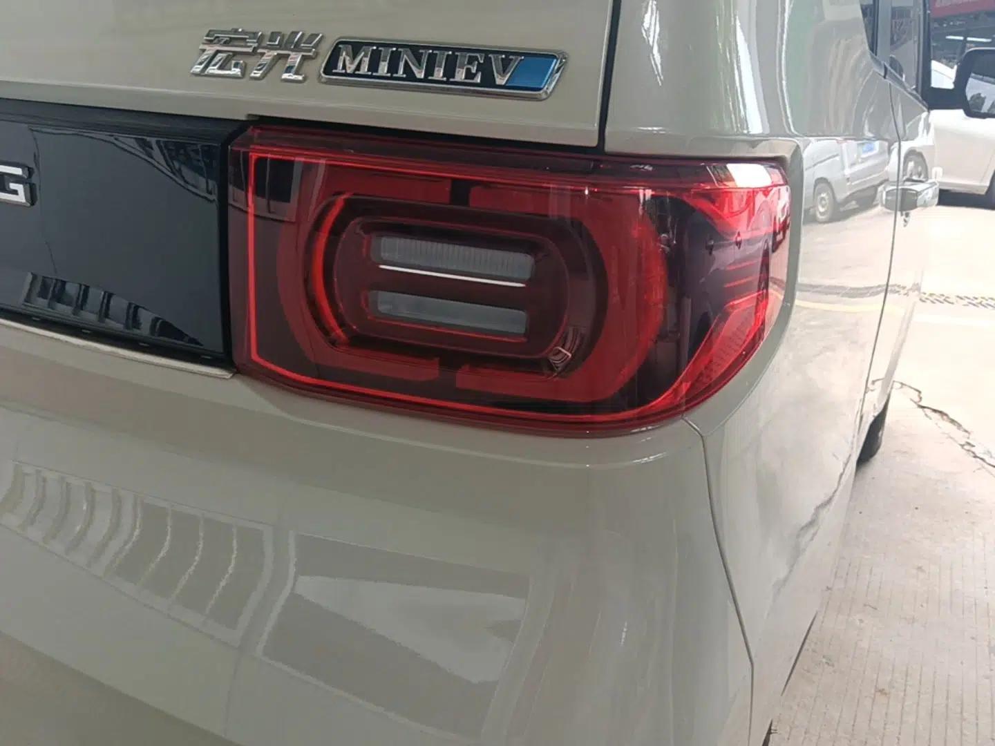 Wuling Hongguang MINIEV 2022 Macaron Premium Model – Lithium Iron Phosphate — миниатюра 9