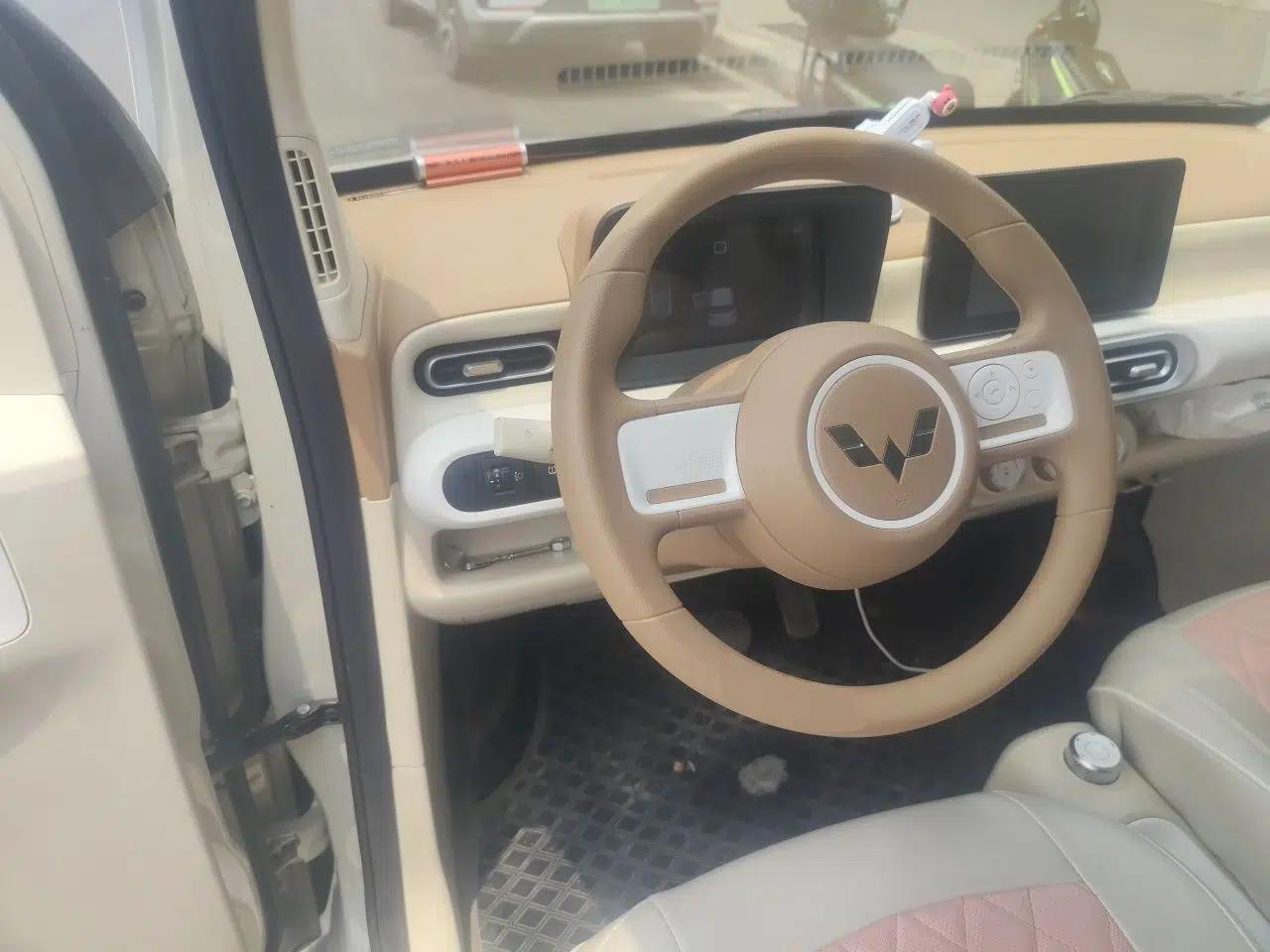 Wuling Hongguang MINIEV 2024 3rd Generation 215km Advanced Version — миниатюра 10