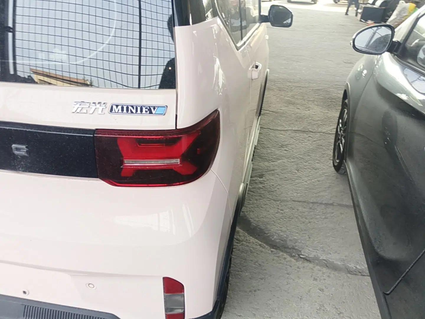 Wuling Hongguang MINIEV 2022 GAMEBOY 200km Play Edition with Lithium Iron Phosphate — миниатюра 14