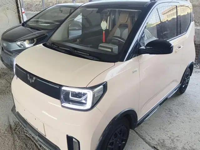 Wuling Hongguang MINIEV 2022 GAMEBOY 200km Play Edition with Lithium Iron Phosphate