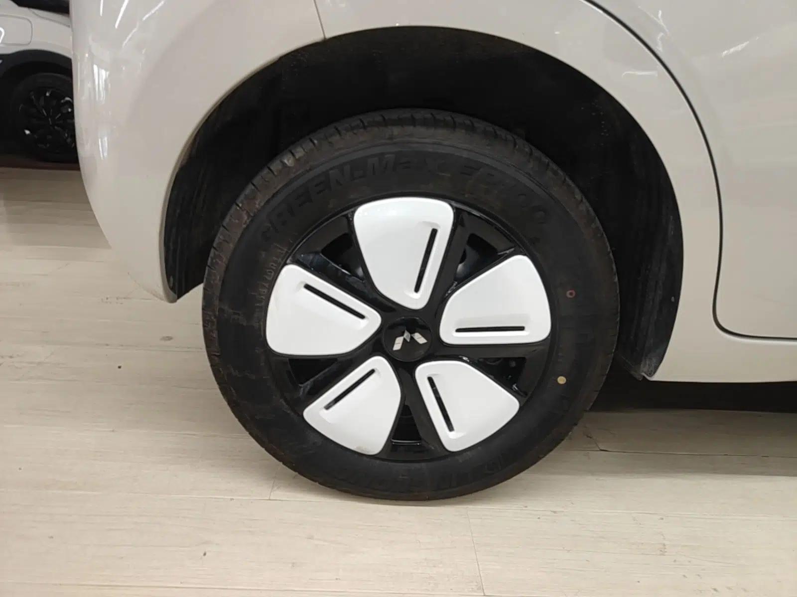 Wuling Hongguang MINIEV 2025 Four-Door Version Advanced Edition — миниатюра 11