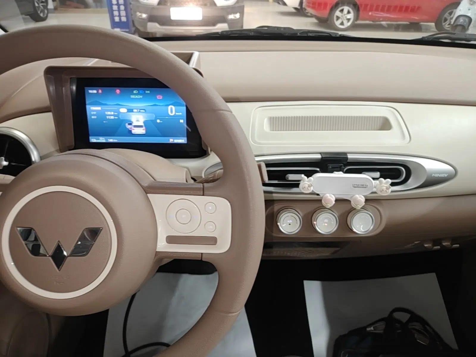 Wuling Hongguang MINIEV 2025 Four-Door Version Advanced Edition — миниатюра 15