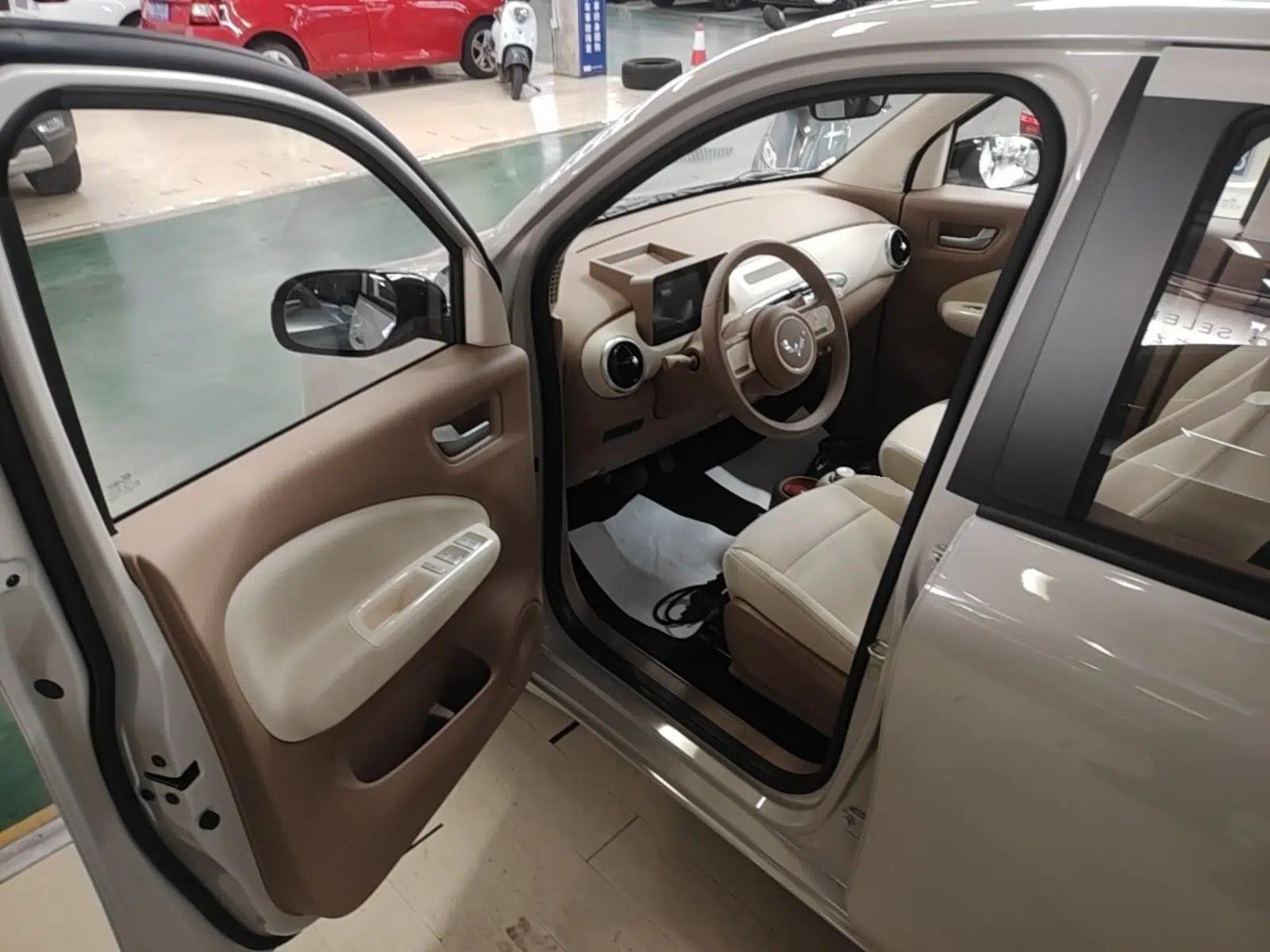Wuling Hongguang MINIEV 2025 Four-Door Version Advanced Edition — миниатюра 18