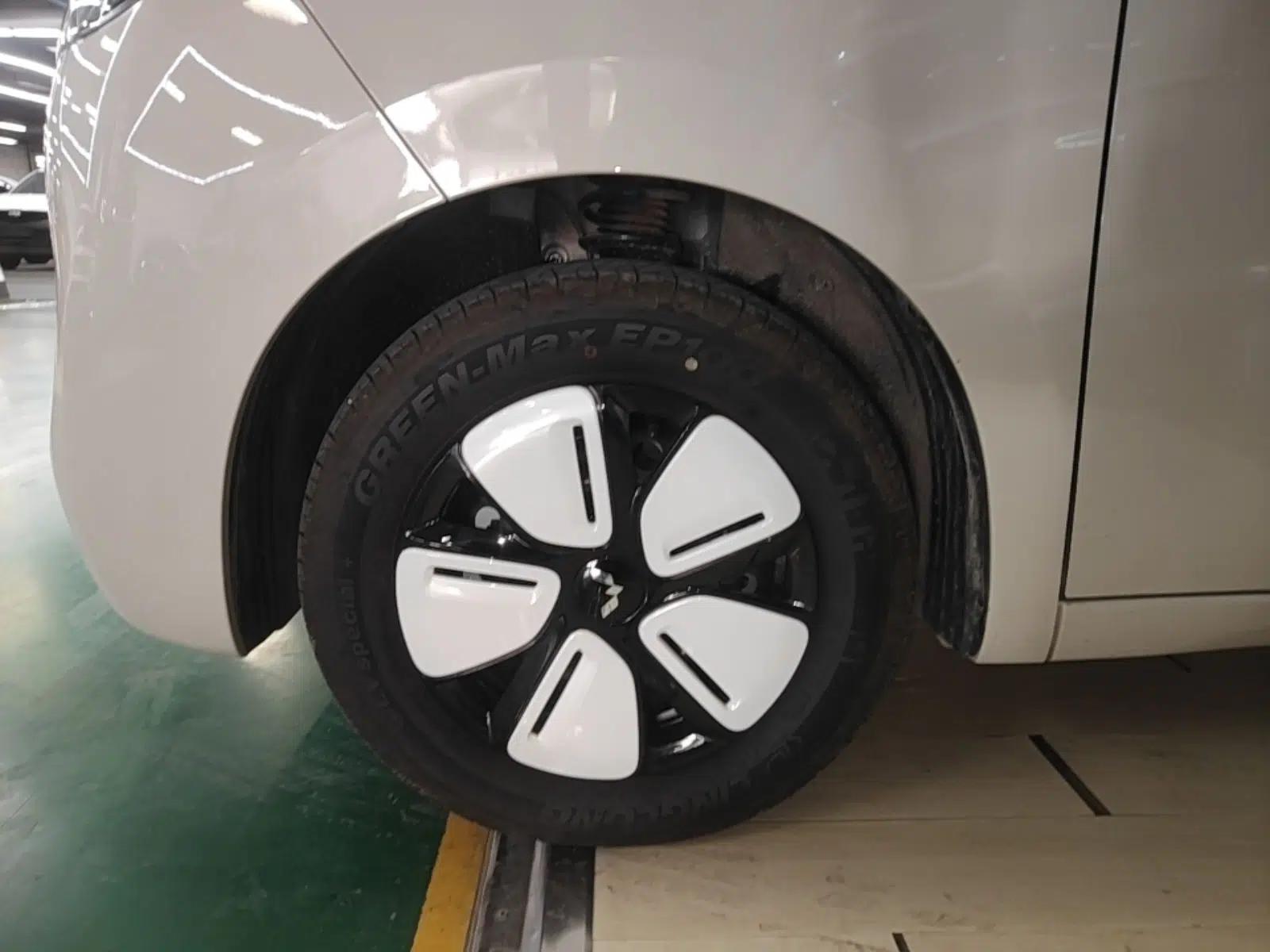 Wuling Hongguang MINIEV 2025 Four-Door Version Advanced Edition — миниатюра 10