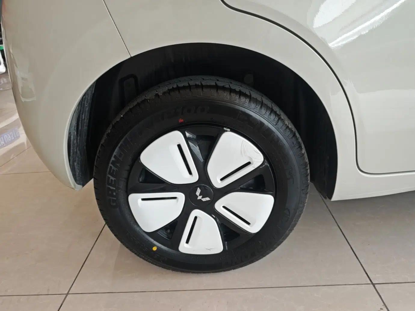Wuling Hongguang MINIEV 2025 Four-Door Version Advanced Edition — миниатюра 11