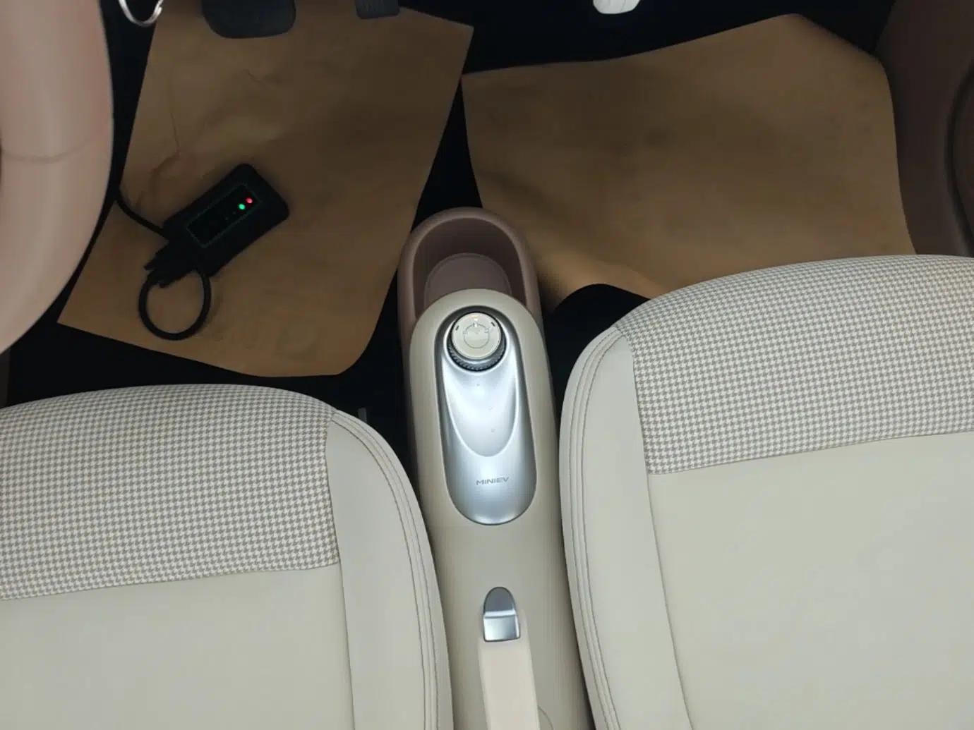 Wuling Hongguang MINIEV 2025 Four-Door Version Advanced Edition — миниатюра 16