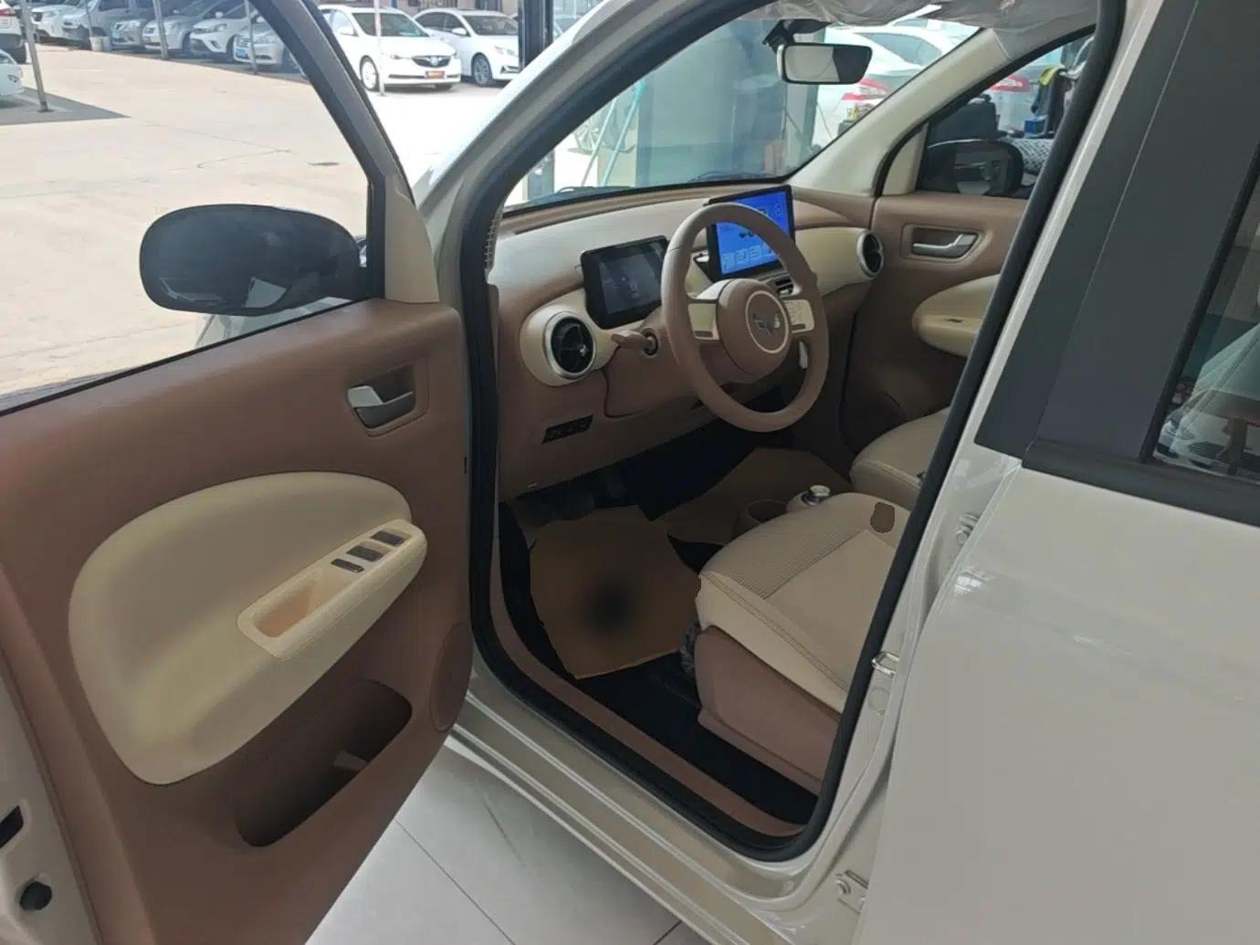 Wuling Hongguang MINIEV 2025 Four-Door Version Advanced Edition — миниатюра 18