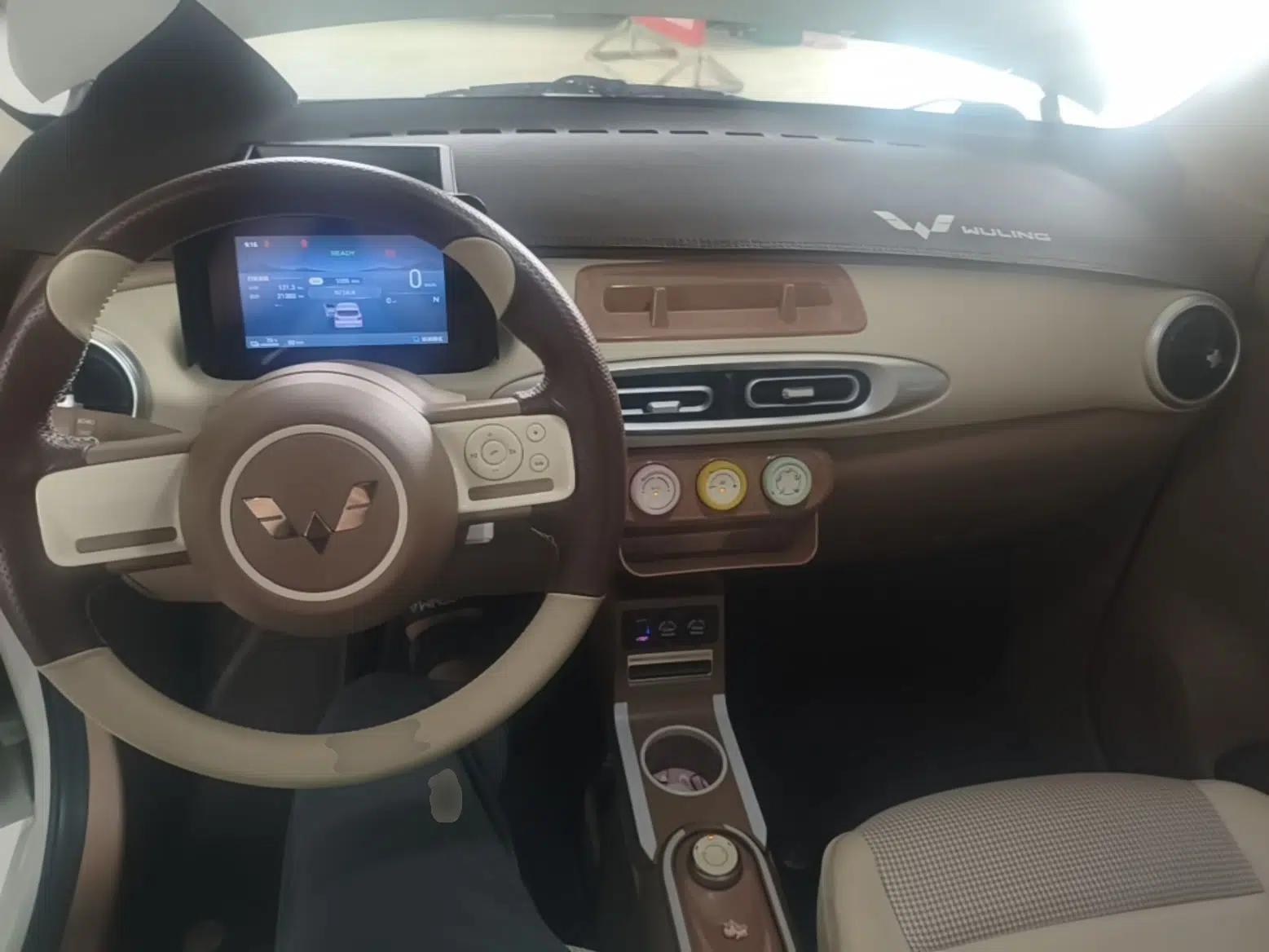 Wuling Hongguang MINIEV 2025 Four-Door Version Advanced Edition — миниатюра 12