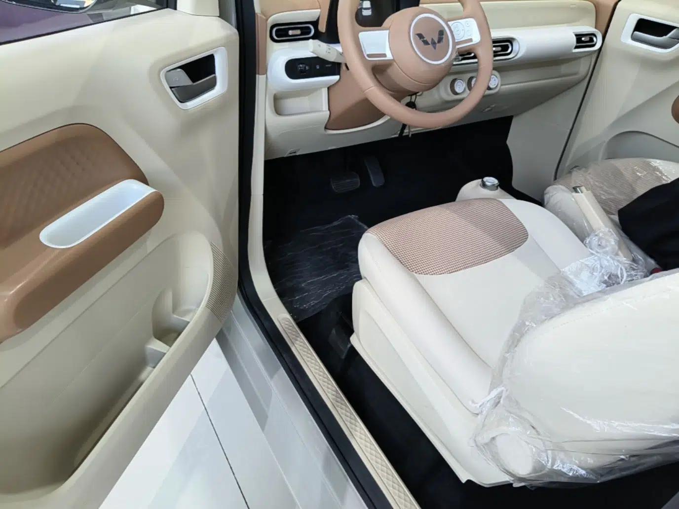 Wuling Hongguang MINIEV 2024 3rd Generation 215km Youth Edition — миниатюра 18