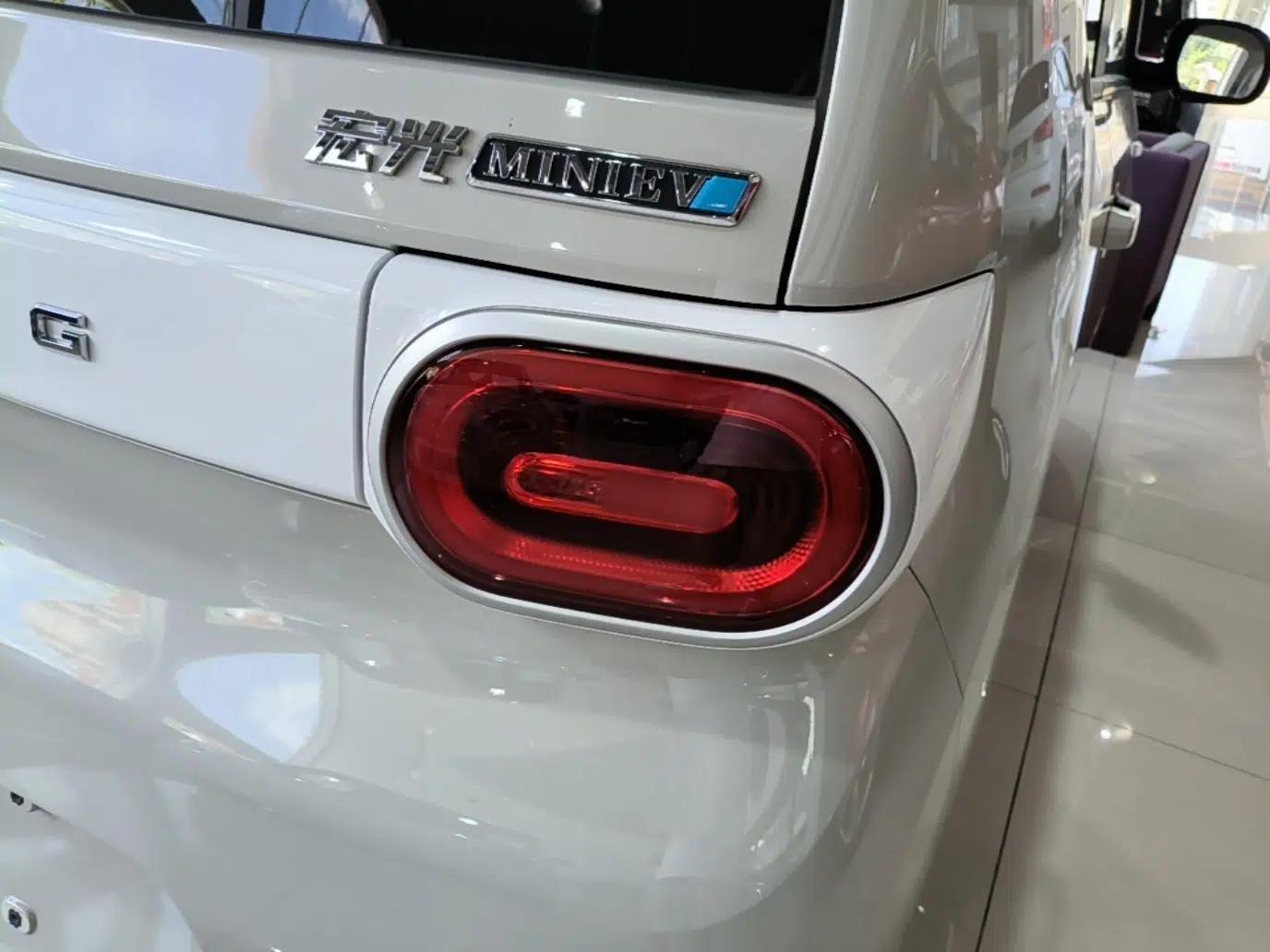 Wuling Hongguang MINIEV 2024 3rd Generation 215km Youth Edition — миниатюра 9