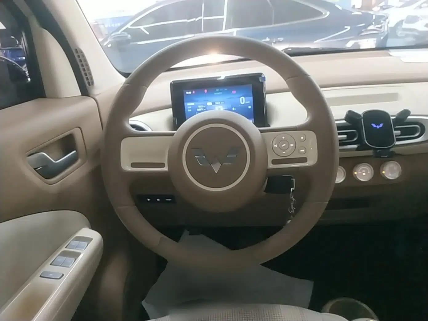 Wuling Hongguang MINIEV 2025 Four-Door Version Advanced Edition — миниатюра 13