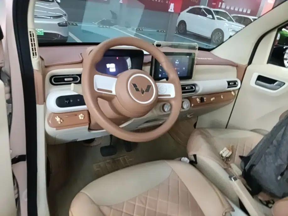 Wuling Hongguang MINIEV 2024 3rd Generation 215km Advanced Version — миниатюра 12