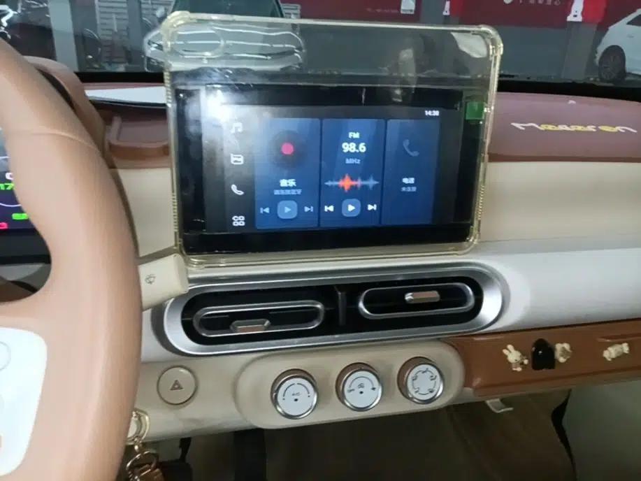Wuling Hongguang MINIEV 2024 3rd Generation 215km Advanced Version — миниатюра 15