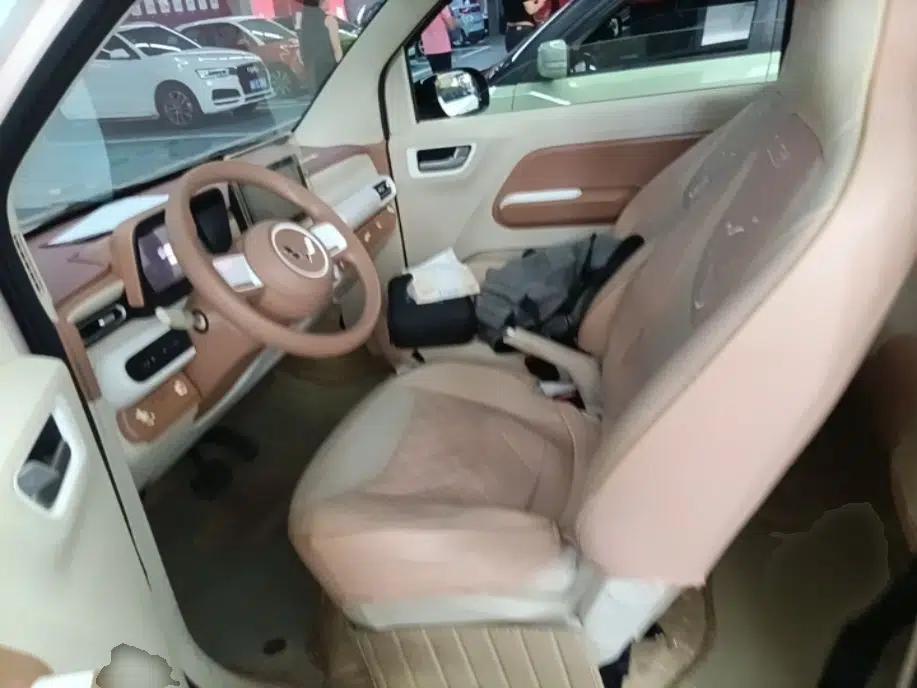 Wuling Hongguang MINIEV 2024 3rd Generation 215km Advanced Version — миниатюра 17
