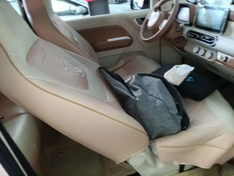 Wuling Hongguang MINIEV 2024 3rd Generation 215km Advanced Version — миниатюра 19