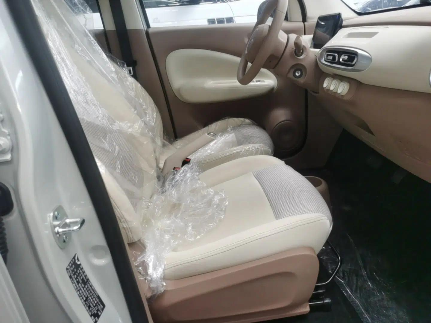 Wuling Hongguang MINIEV 2025 Four-Door Version Advanced Edition — миниатюра 24