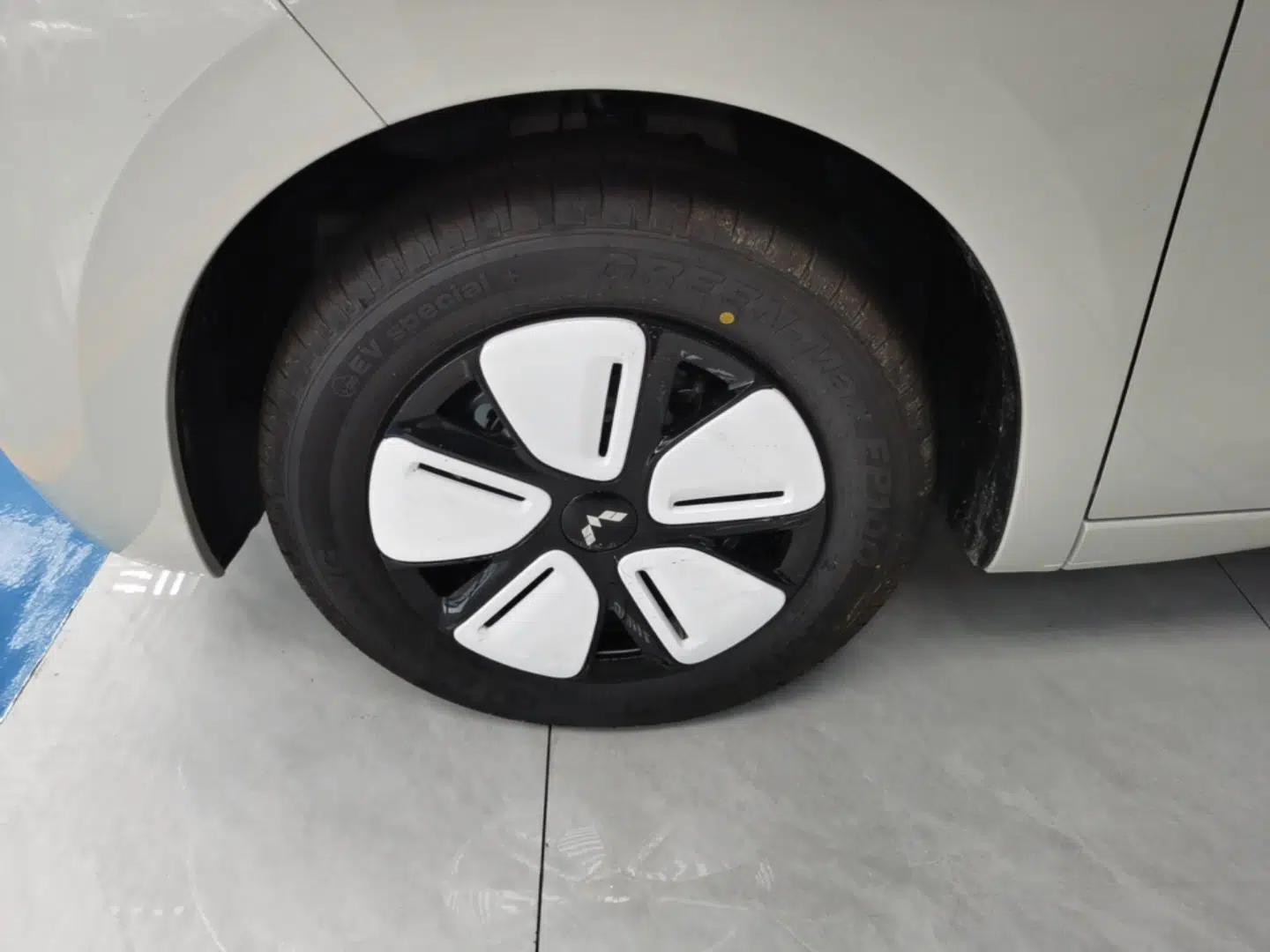 Wuling Hongguang MINIEV 2025 Four-Door Version Advanced Edition — миниатюра 10