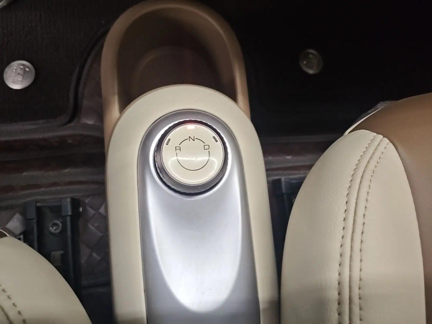 Wuling Hongguang MINIEV 2025 Four-Door Version Advanced Edition — миниатюра 16