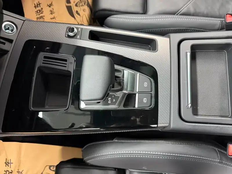 Audi Q5L 2023 40T Ice and Snow Sport Edition — миниатюра 10