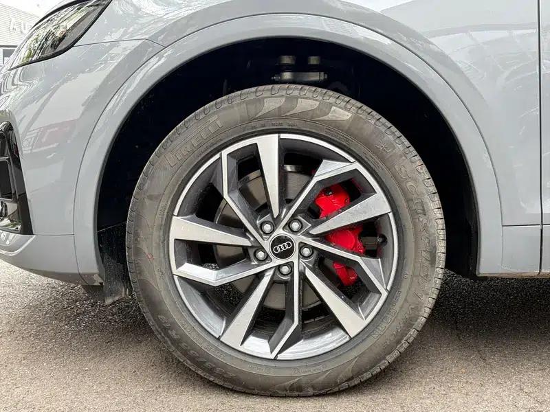 Audi Q5L 2025 quattro 45th Anniversary Edition 40TFSI Luxury Dynamic — миниатюра 13