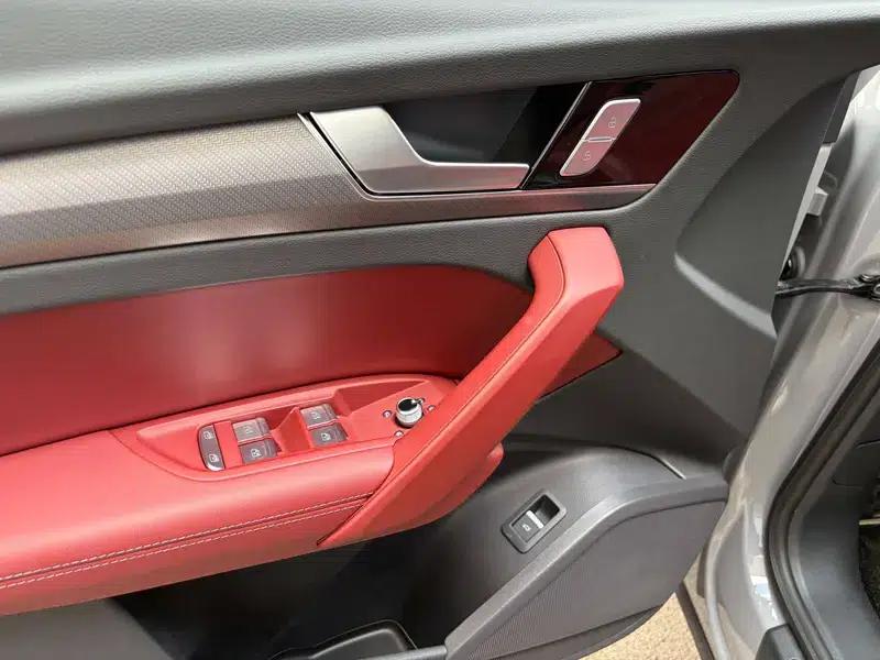 Audi Q5L 2025 quattro 45th Anniversary Edition 40TFSI Luxury Dynamic — миниатюра 26