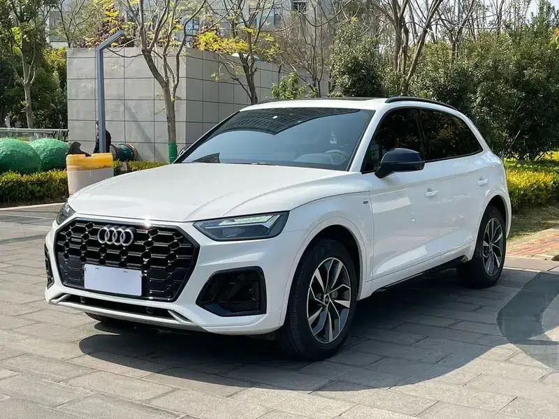 Audi Q5L 2023 40T Luxury Dynamic — миниатюра 1