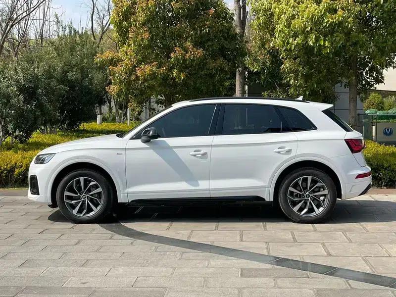 Audi Q5L 2023 40T Luxury Dynamic — миниатюра 3