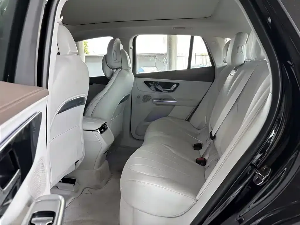 Mercedes-Benz EQE SUV 2024 500 4MATIC Pioneer Edition — миниатюра 4