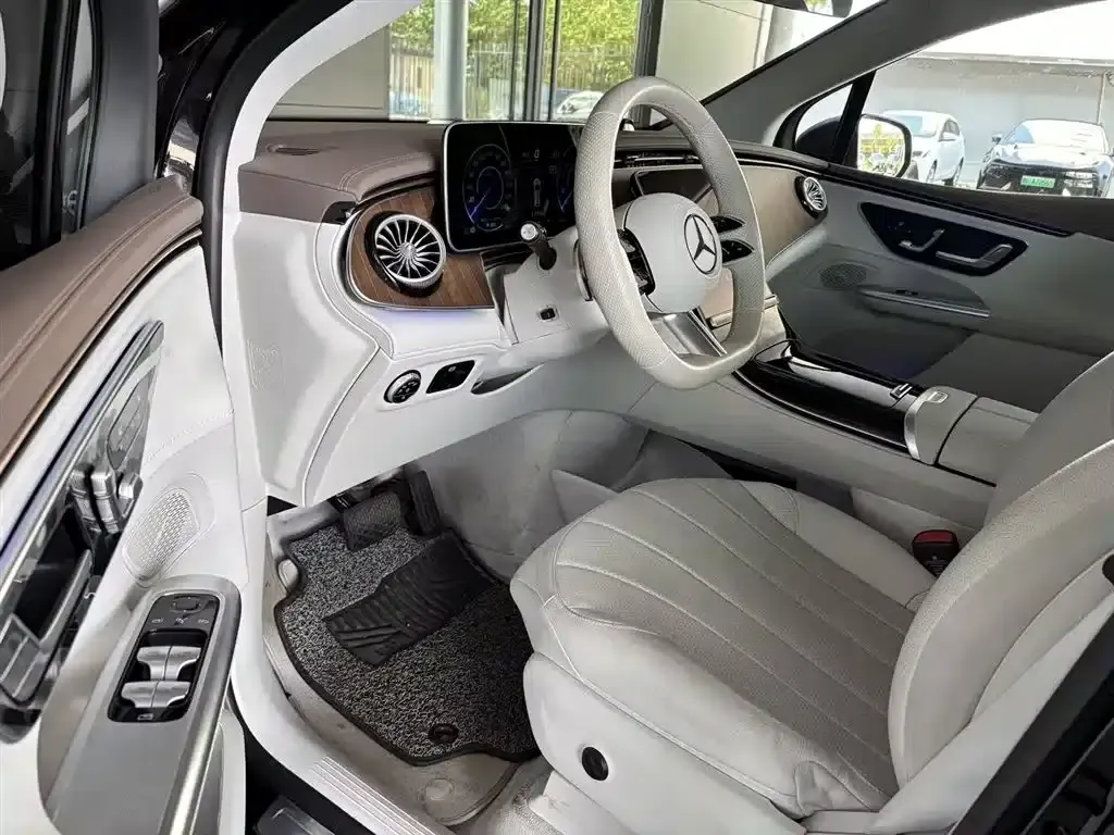 Mercedes-Benz EQE SUV 2024 500 4MATIC Pioneer Edition — миниатюра 5