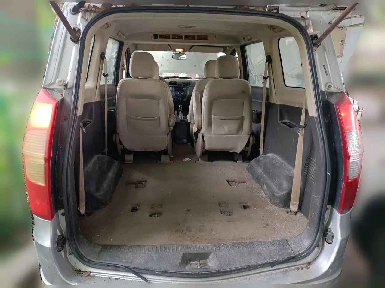Wuling Hongguang 2014 1.5L S Standard Version — миниатюра 19