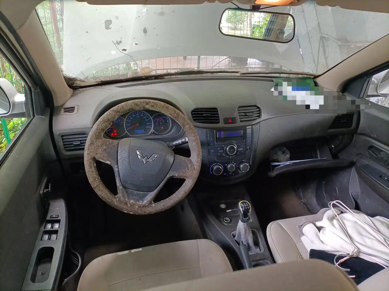 Wuling Hongguang 2014 1.5L S Standard Version — миниатюра 9