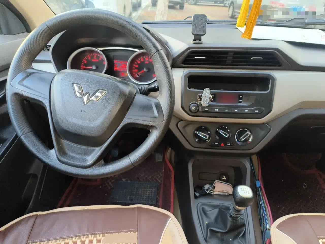 Wuling Hongguang 2021 1.5L S Standard Version LAR — миниатюра 6