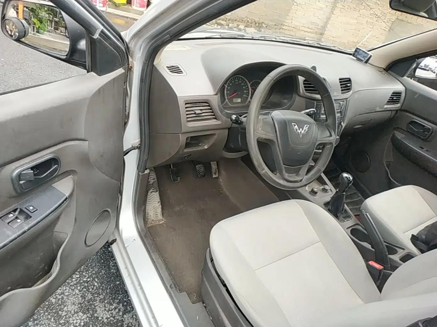 Wuling Hongguang 2014 1.2L Base Model China IV — миниатюра 23