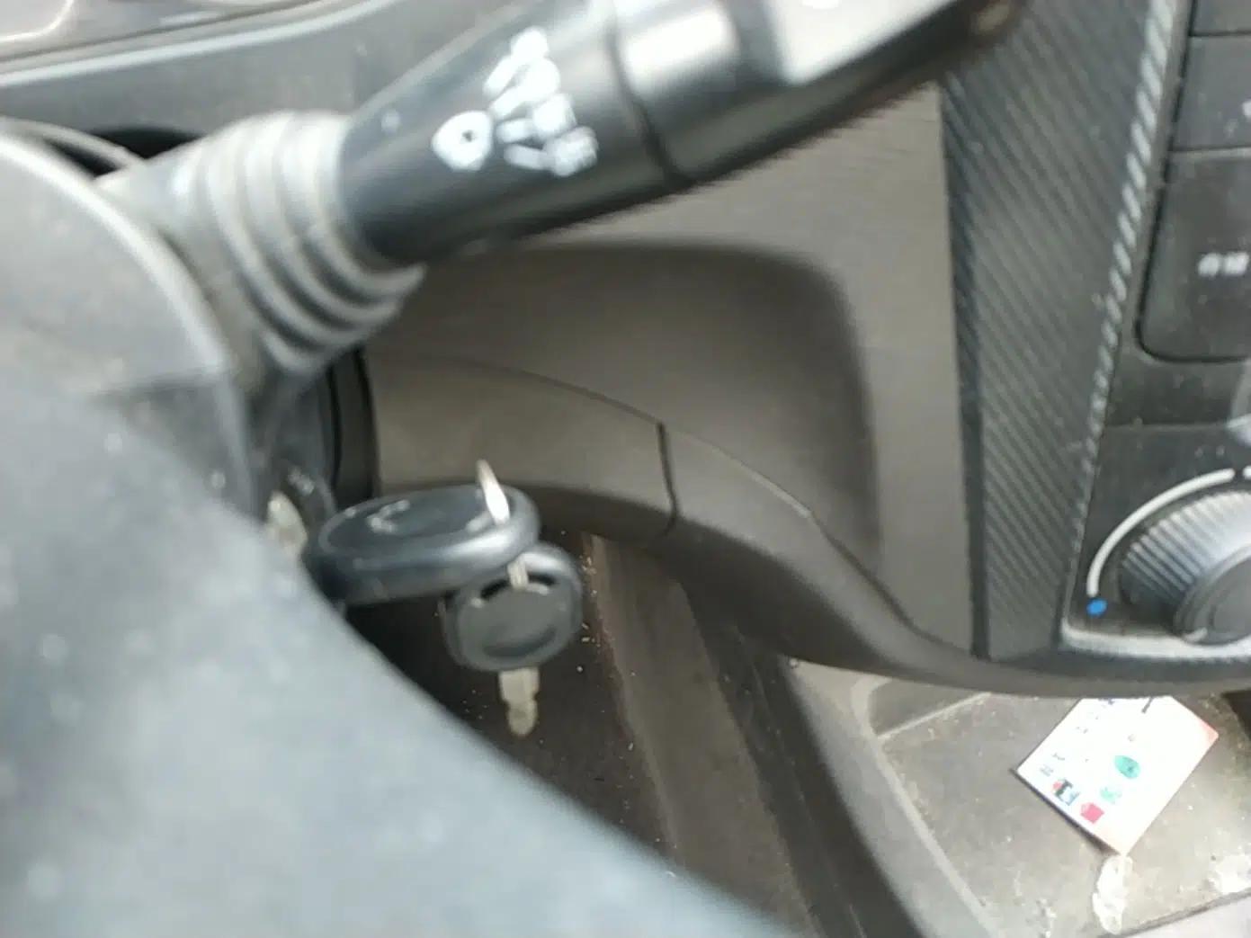Wuling Hongguang 2014 1.2L Base Model China IV — миниатюра 28