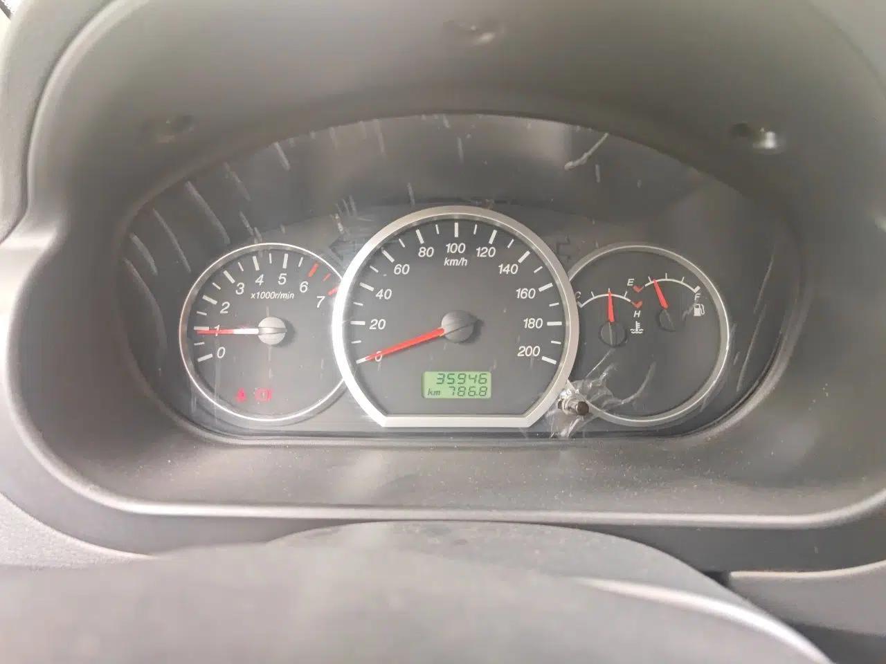 Wuling Hongguang 2013 1.5L Base Version — миниатюра 11