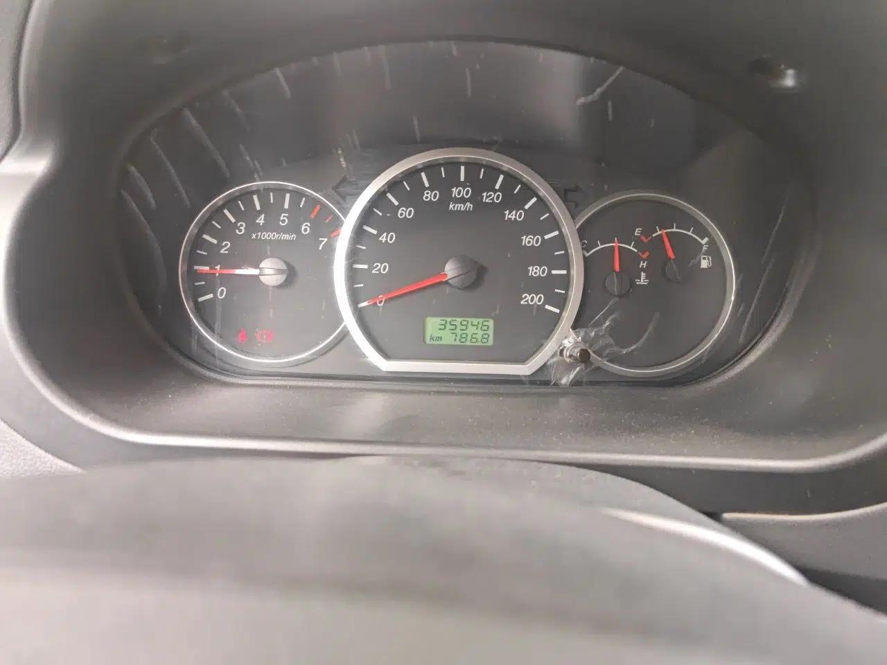 Wuling Hongguang 2013 1.5L Base Version — миниатюра 12