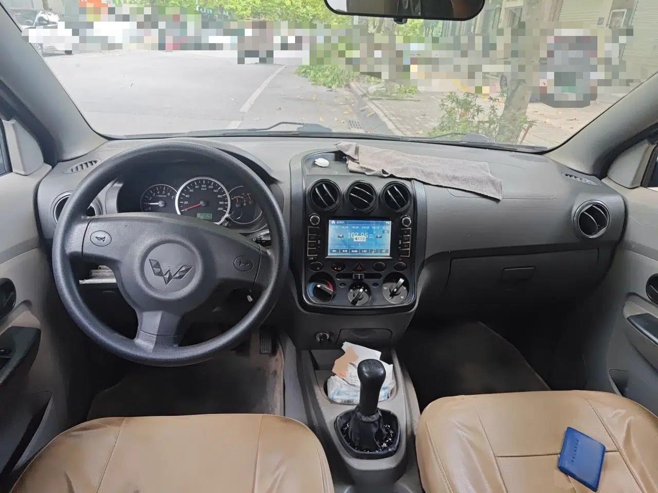 Wuling Hongguang 2013 1.5L Base Version — миниатюра 9